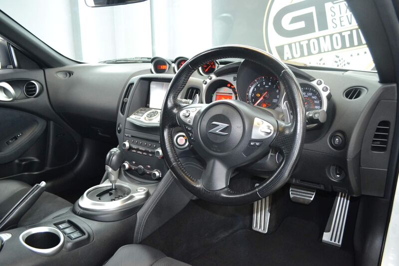 NISSAN 370Z