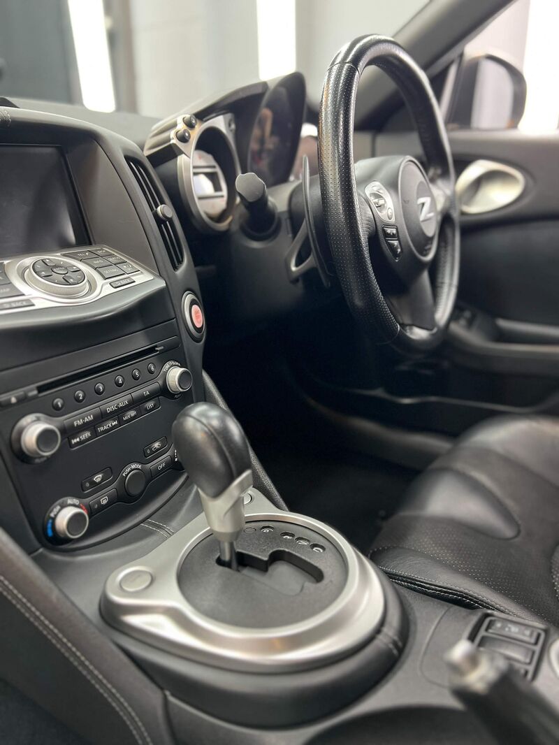 NISSAN 370Z