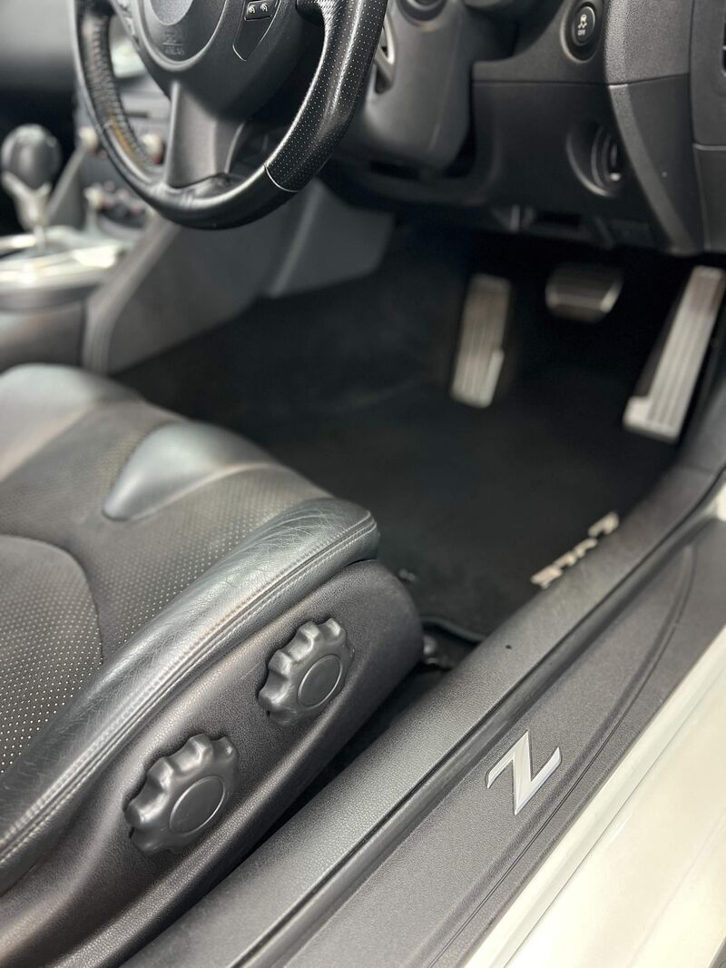 NISSAN 370Z