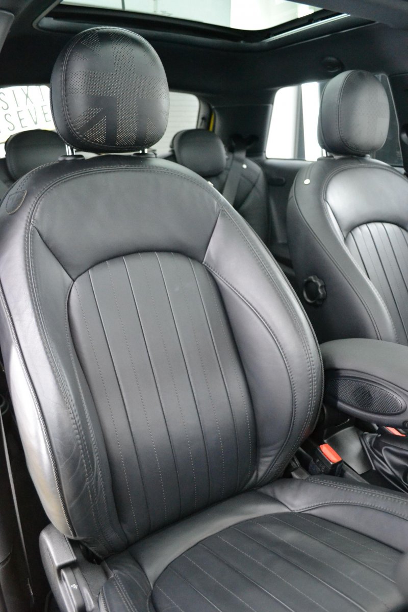 MINI HATCH
