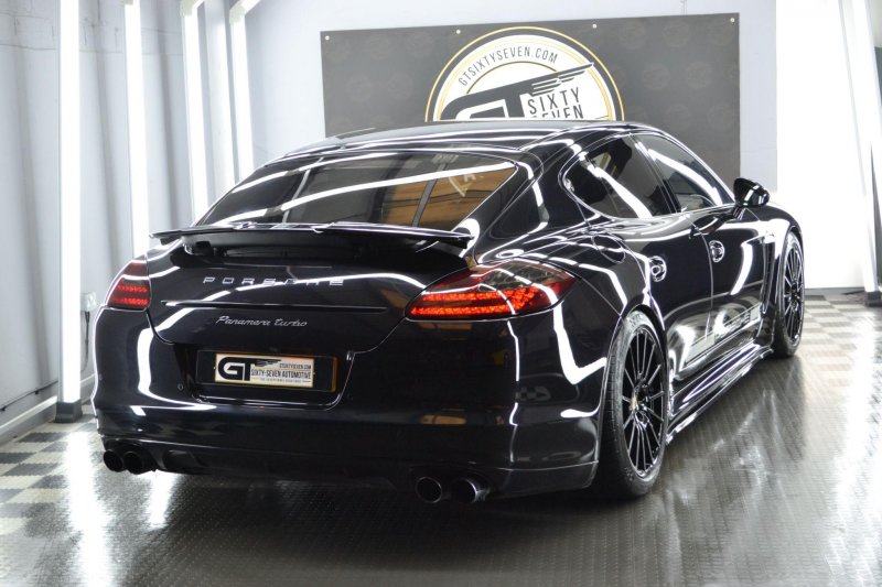 PORSCHE PANAMERA