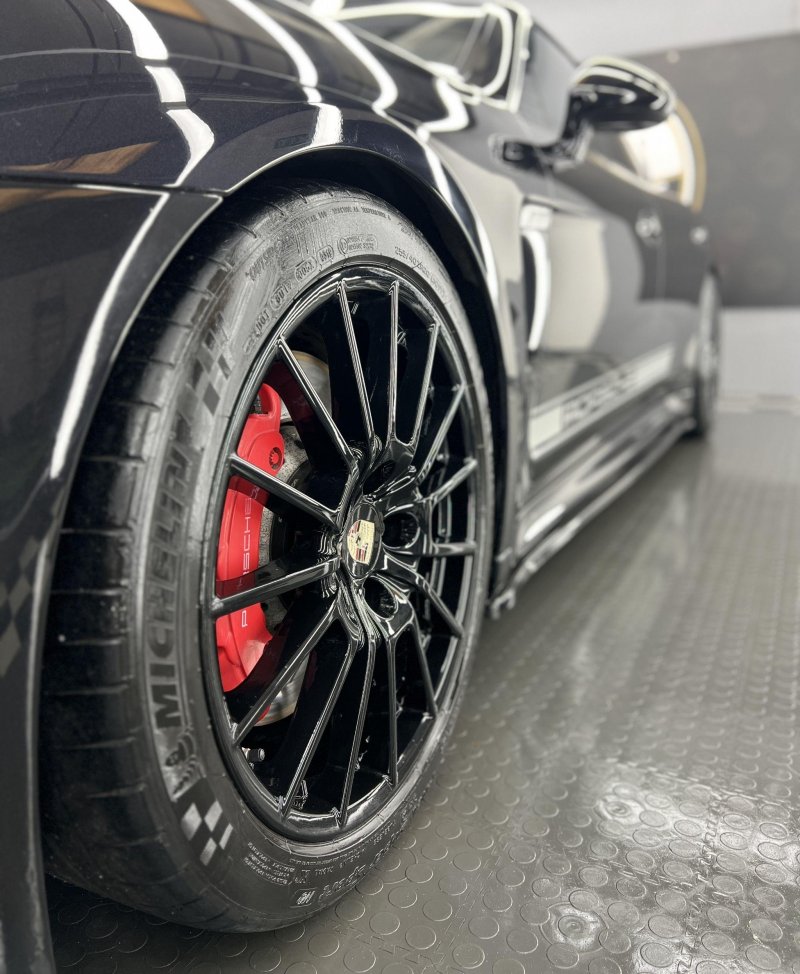 PORSCHE PANAMERA