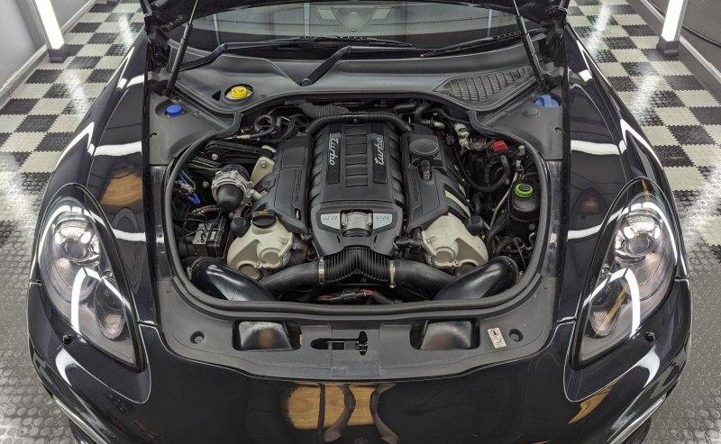 PORSCHE PANAMERA