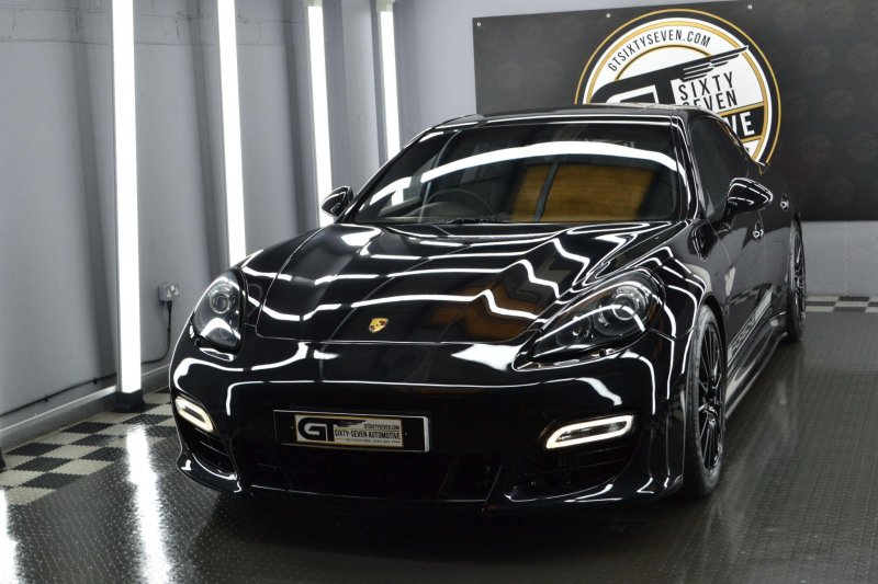 PORSCHE PANAMERA