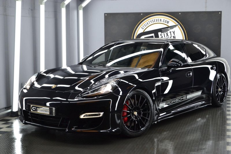 PORSCHE PANAMERA