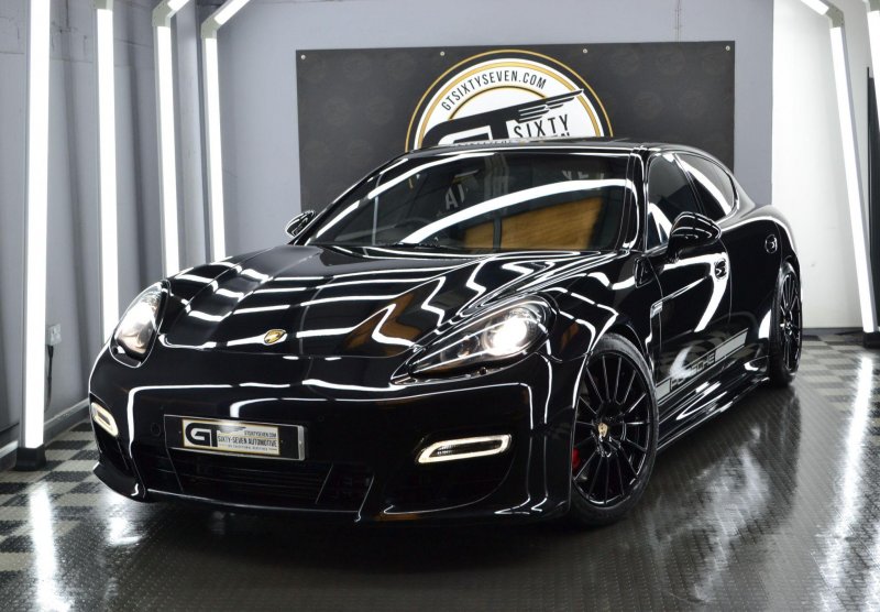 PORSCHE PANAMERA