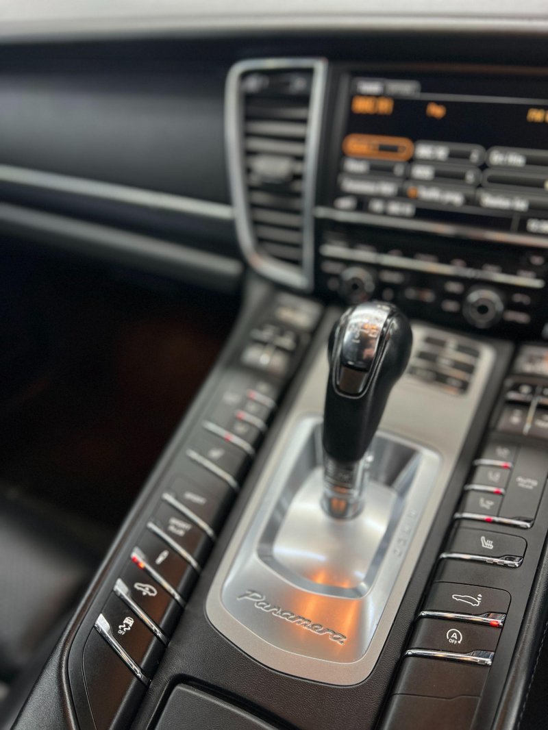 PORSCHE PANAMERA