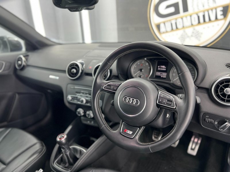 AUDI S1