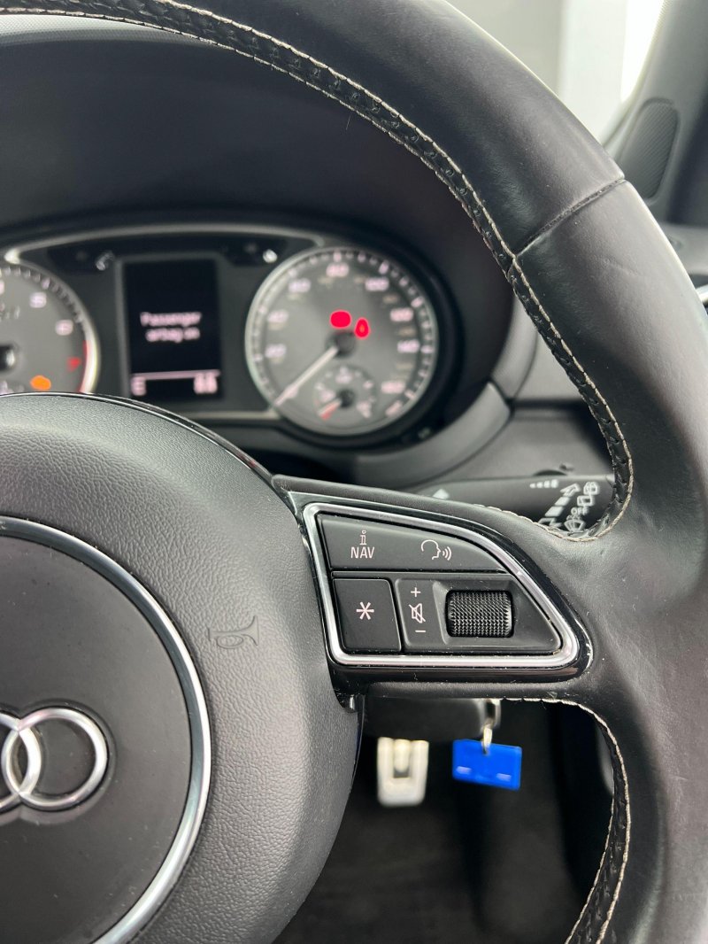 AUDI S1