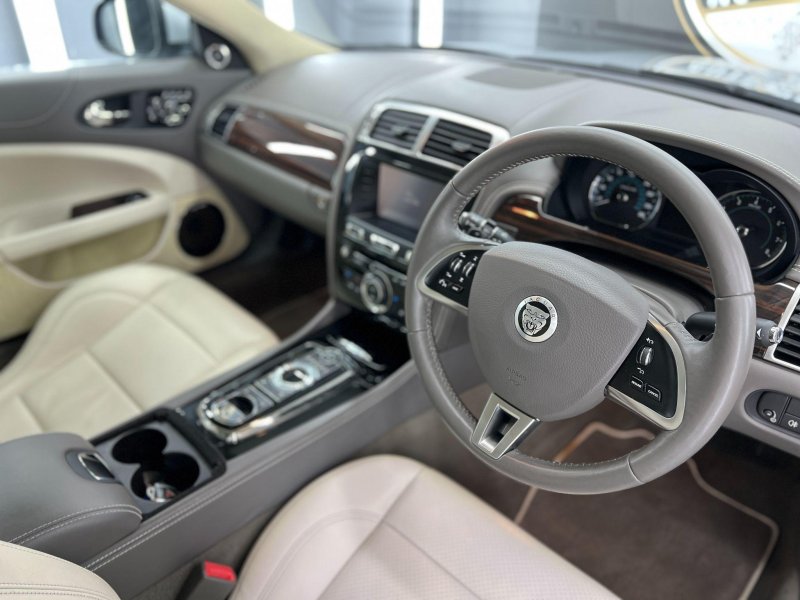JAGUAR XK