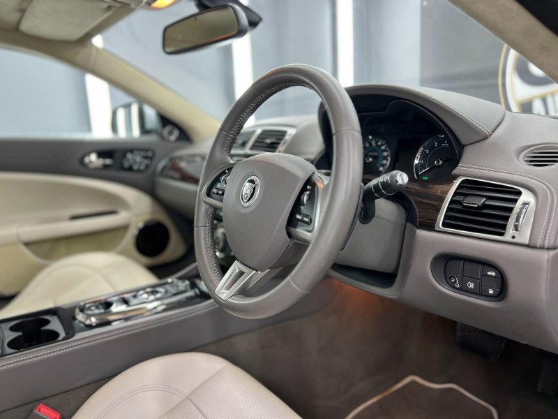 JAGUAR XK