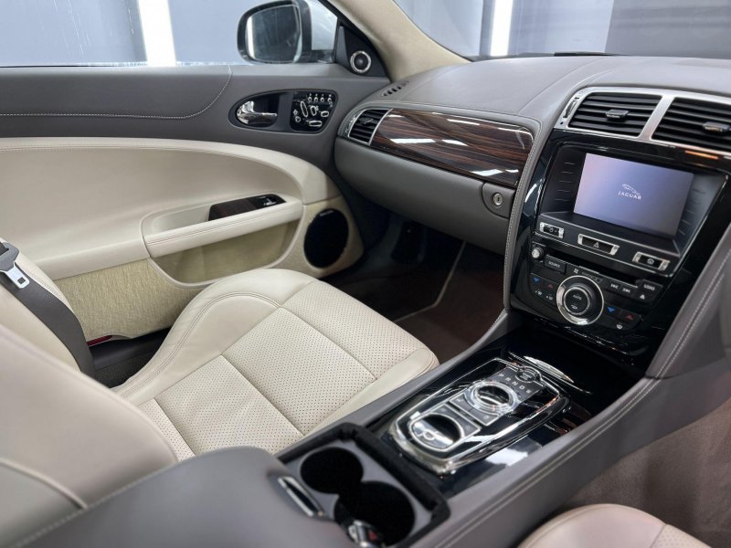 JAGUAR XK