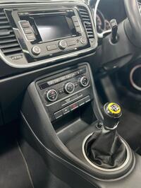 VOLKSWAGEN BEETLE