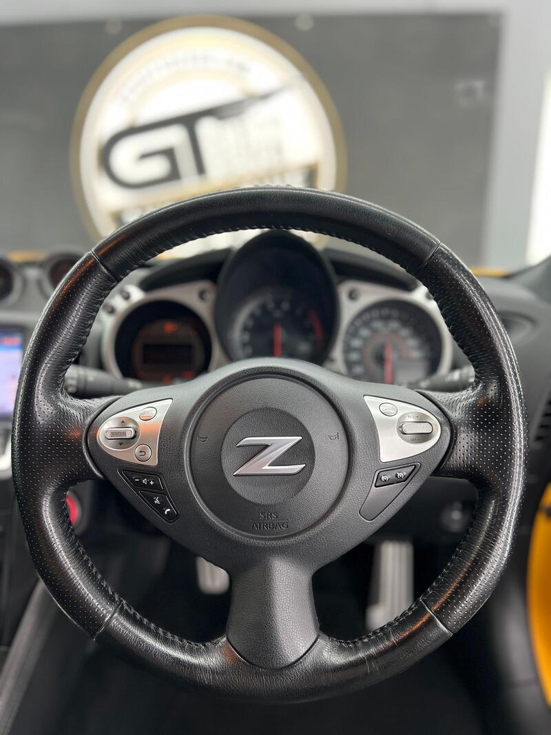 NISSAN 370Z