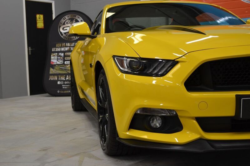 FORD MUSTANG